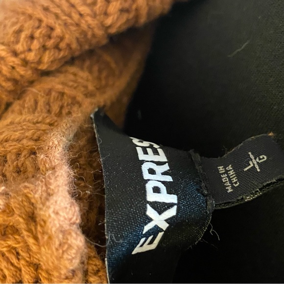 Express Tunic Sweater - Picture 3 of 4